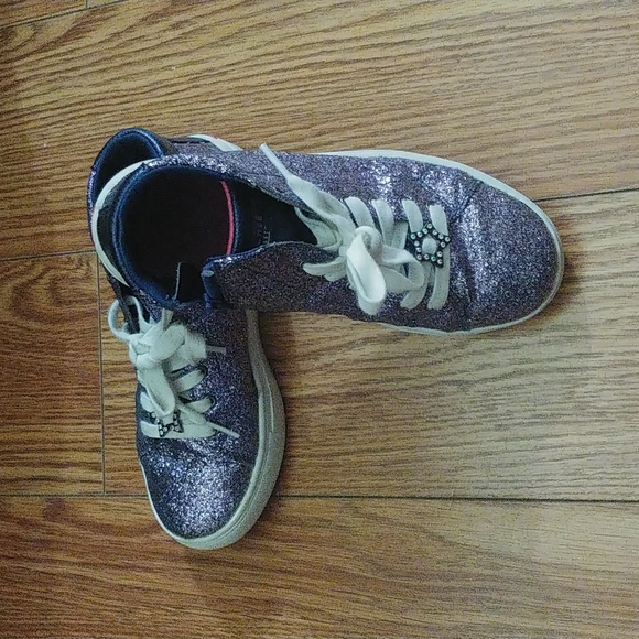 Skecher Big Girl glitter sneaker Size 2.5,3.5 - Picture 2 of 3